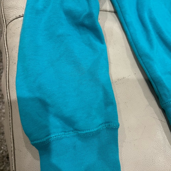 NIKE Women’s Logo Hoodie - Picture 8 of 11